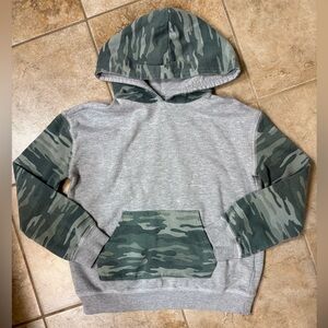 ▪️EPIC THREADS Camo Hoodie